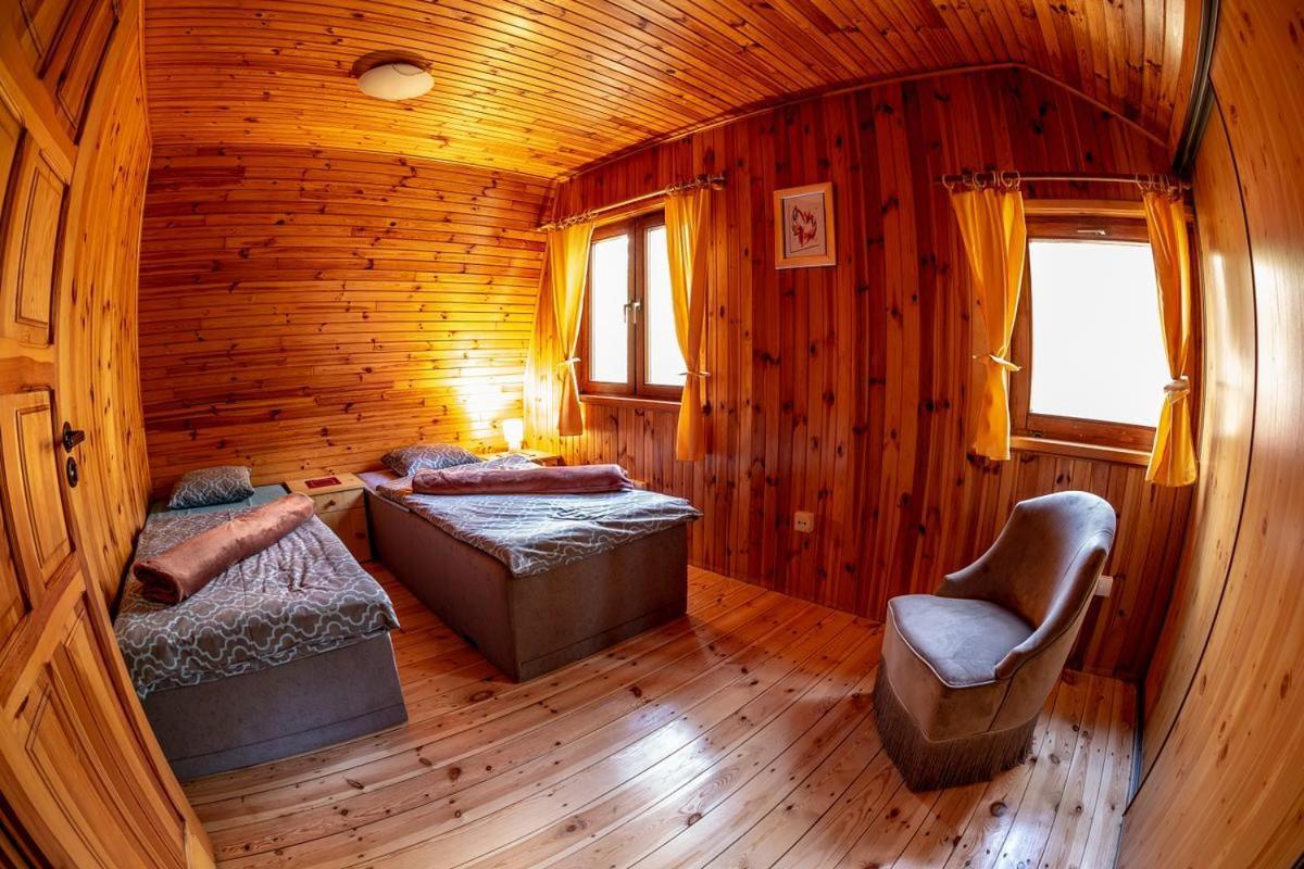 Aura Grotniki Hotel Grotniki  Екстериор снимка